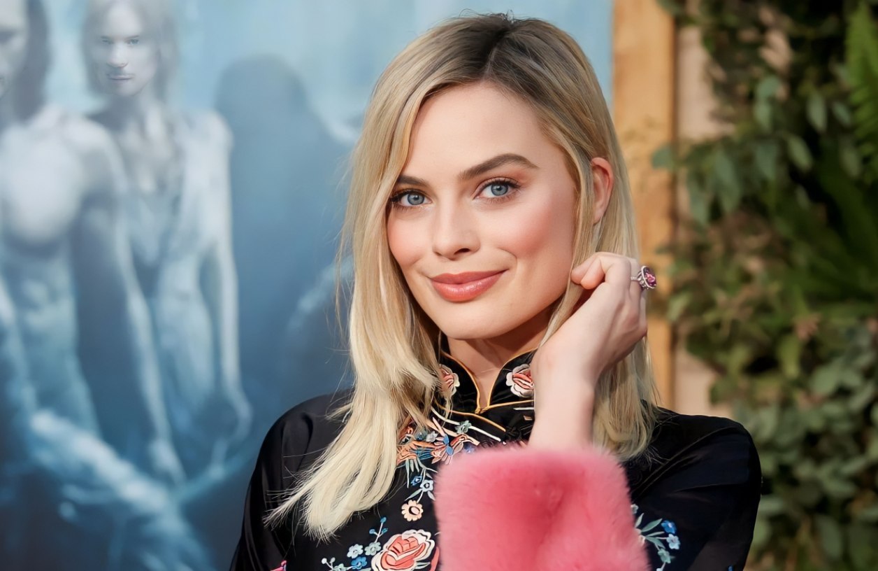 Margot Robbie | Movies, TV Shows, Family, Barbie, & Wolf